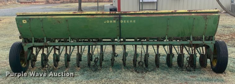 image for item DM8290 John Deere DR1610B  grain drill