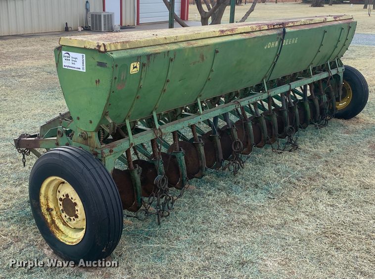 image for item DM8290 John Deere DR1610B  grain drill