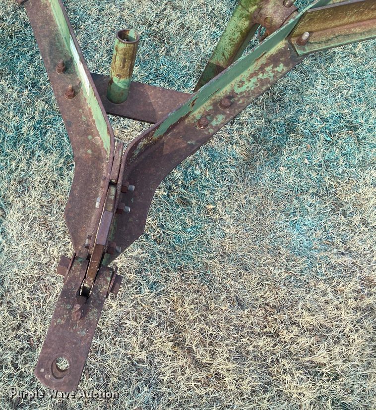 image for item DM8290 John Deere DR1610B  grain drill