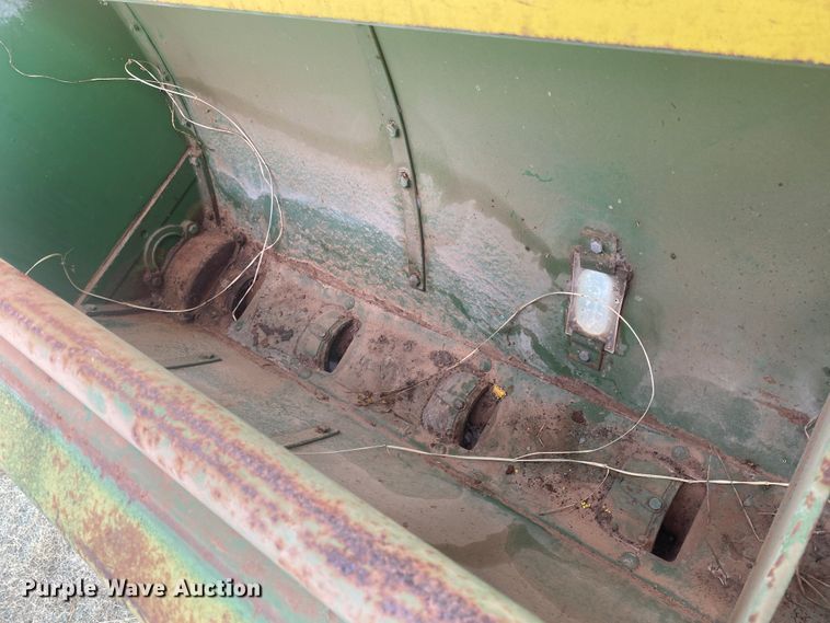 image for item DM8290 John Deere DR1610B  grain drill