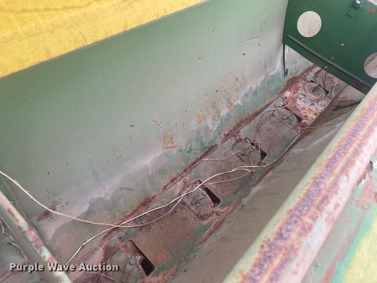 image for item DM8290 John Deere DR1610B  grain drill