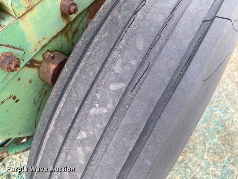 image for item DM8290 John Deere DR1610B  grain drill