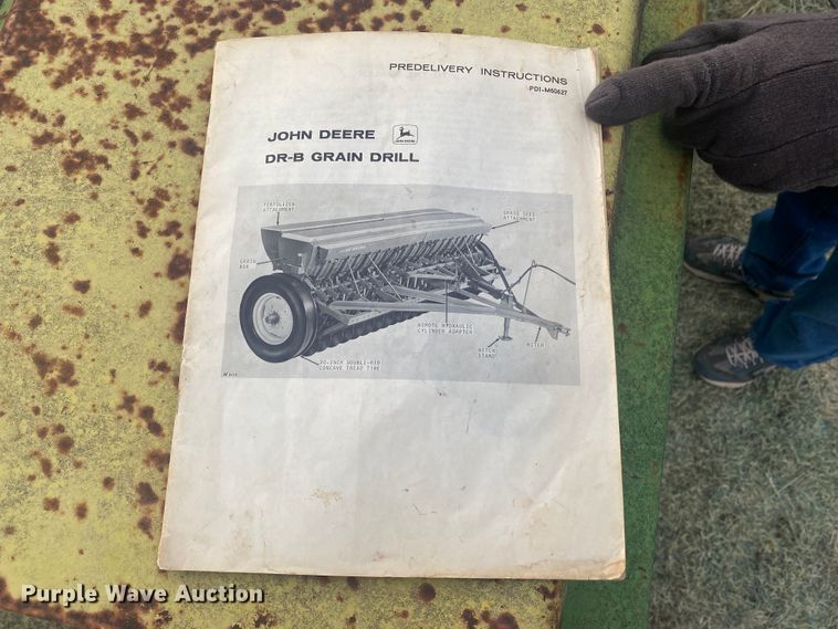 image for item DM8290 John Deere DR1610B  grain drill