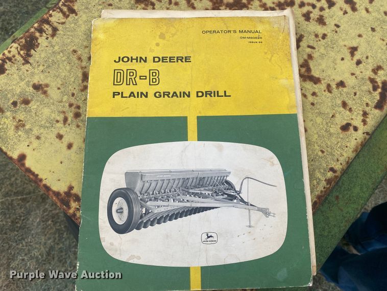 image for item DM8290 John Deere DR1610B  grain drill