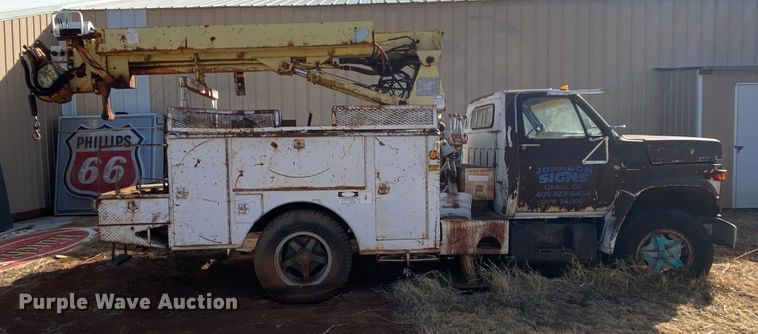 image for item DM8293 1988 GMC C6000  digger derrick truck