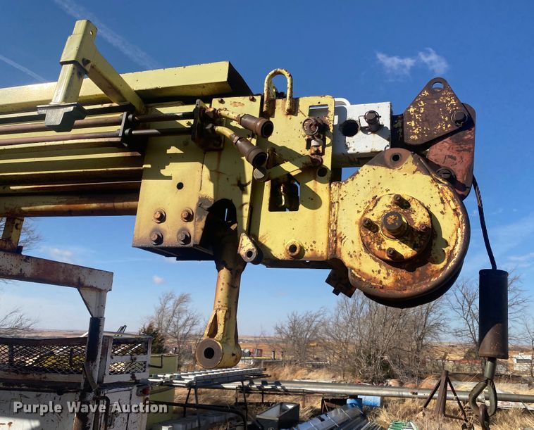 image for item DM8293 1988 GMC C6000  digger derrick truck