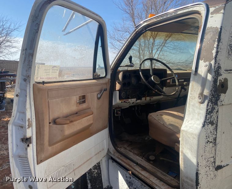 image for item DM8293 1988 GMC C6000  digger derrick truck