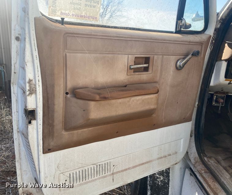 image for item DM8293 1988 GMC C6000  digger derrick truck