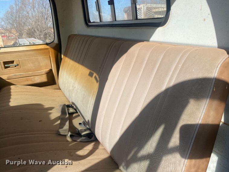 image for item DM8293 1988 GMC C6000  digger derrick truck