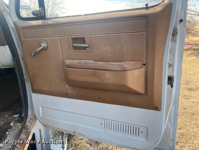 image for item DM8293 1988 GMC C6000  digger derrick truck