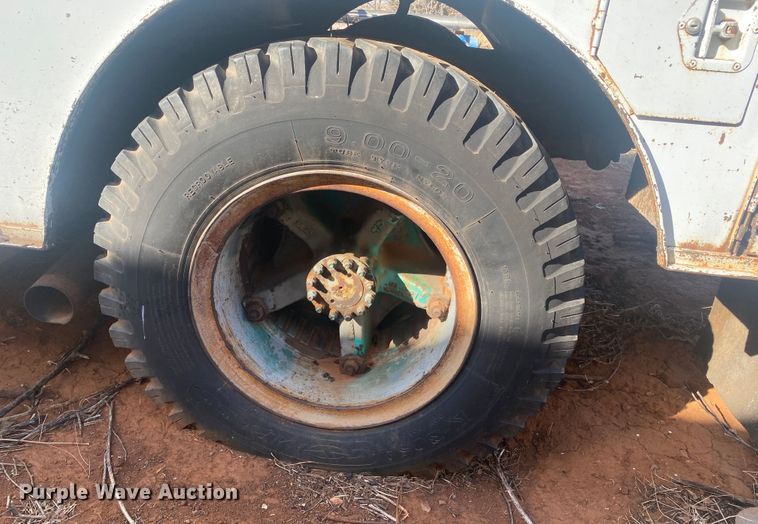 image for item DM8293 1988 GMC C6000  digger derrick truck