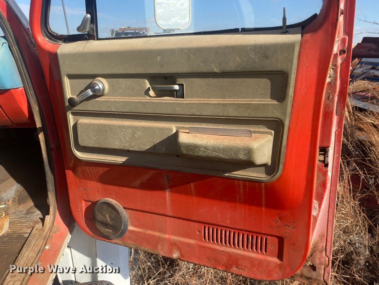 image for item DM8294 1975 GMC 6500  digger derrick truck