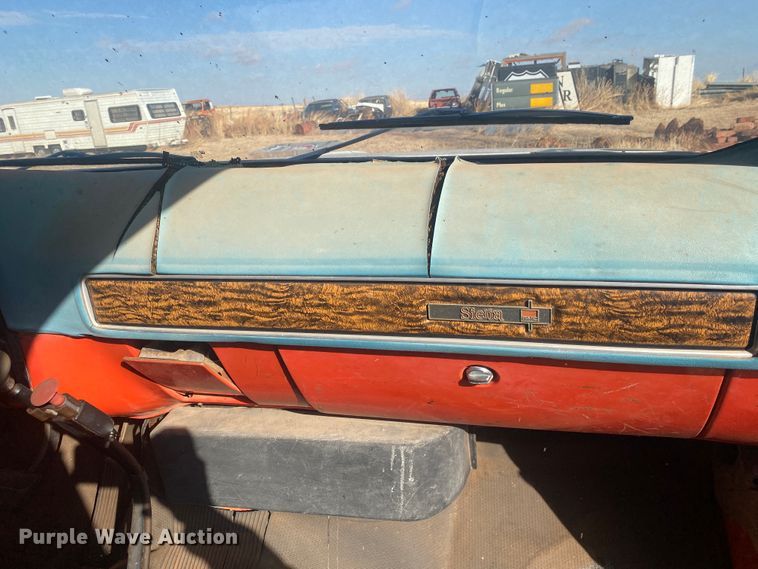 image for item DM8294 1975 GMC 6500  digger derrick truck