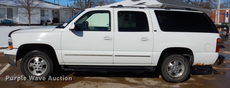 image for item DN2718 2002 Chevrolet Suburban  SUV