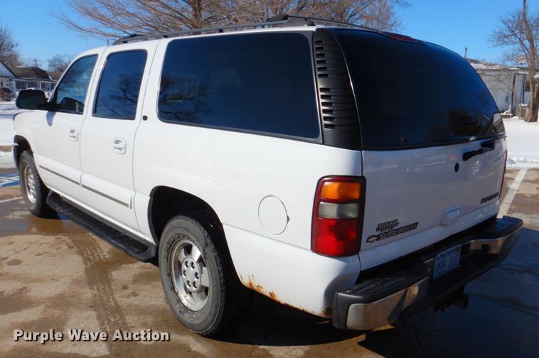 image for item DN2718 2002 Chevrolet Suburban  SUV
