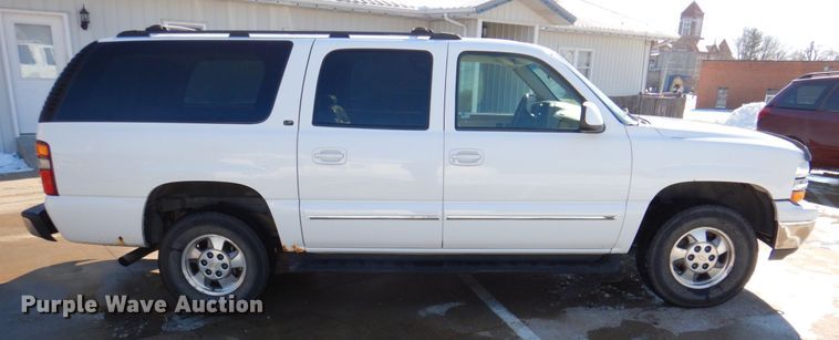image for item DN2718 2002 Chevrolet Suburban  SUV