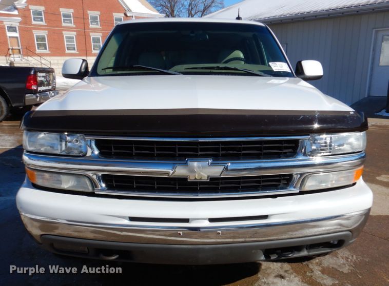 image for item DN2718 2002 Chevrolet Suburban  SUV