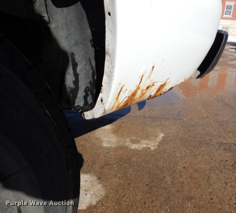 image for item DN2718 2002 Chevrolet Suburban  SUV