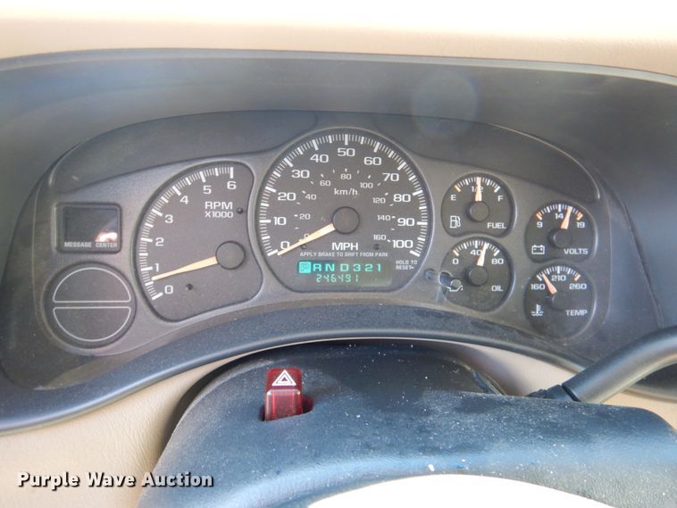 image for item DN2718 2002 Chevrolet Suburban  SUV