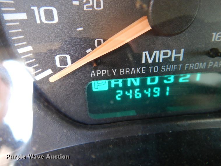 image for item DN2718 2002 Chevrolet Suburban  SUV