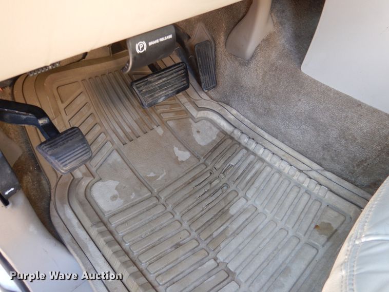 image for item DN2718 2002 Chevrolet Suburban  SUV