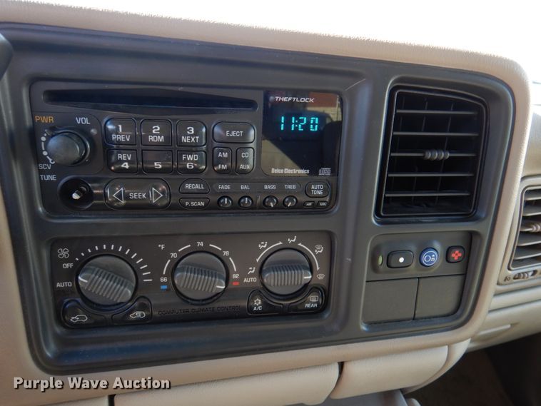 image for item DN2718 2002 Chevrolet Suburban  SUV