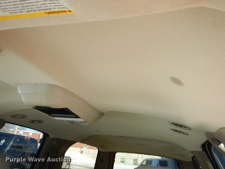 image for item DN2718 2002 Chevrolet Suburban  SUV