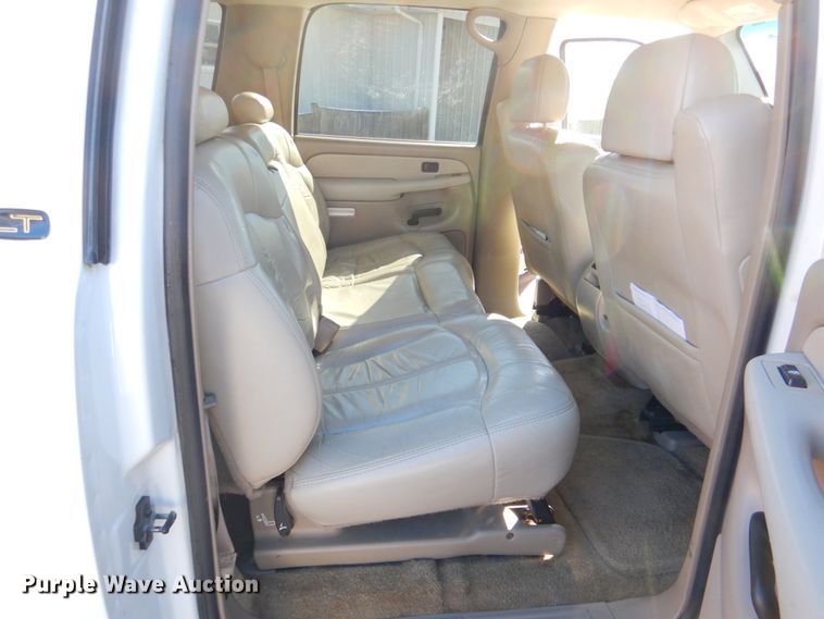 image for item DN2718 2002 Chevrolet Suburban  SUV