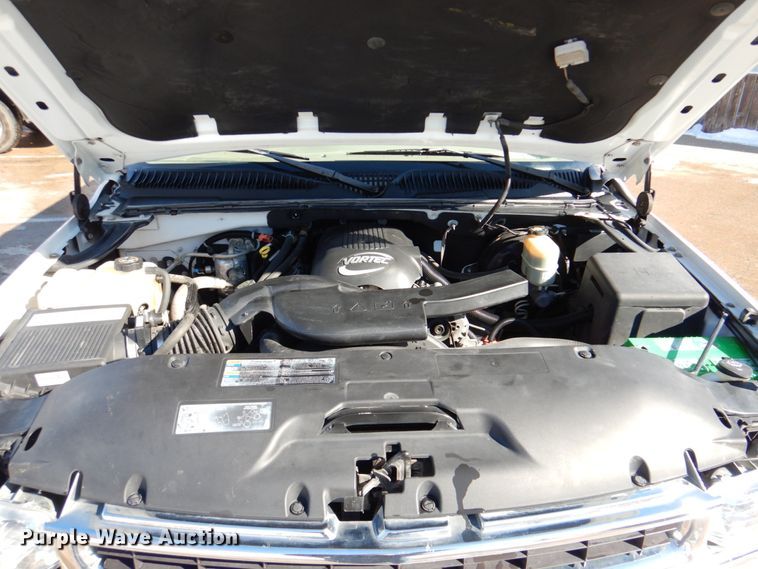 image for item DN2718 2002 Chevrolet Suburban  SUV