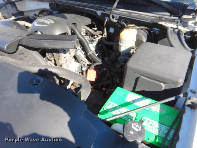 image for item DN2718 2002 Chevrolet Suburban  SUV