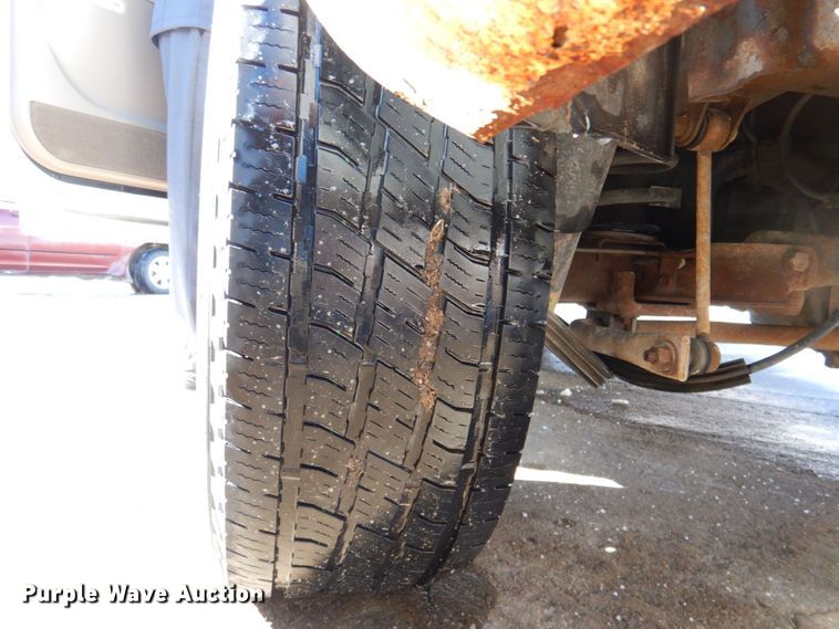 image for item DN2718 2002 Chevrolet Suburban  SUV