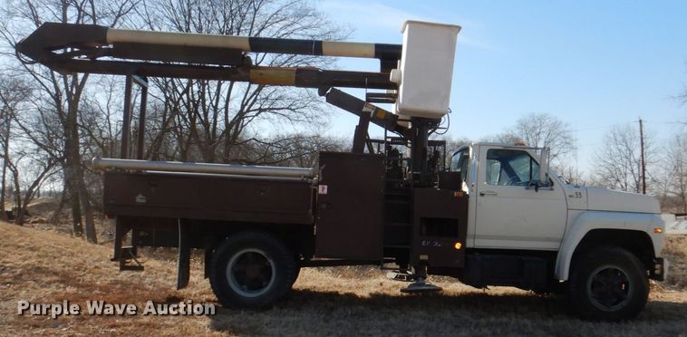 image for item DN7264 1984 Ford F600  bucket truck