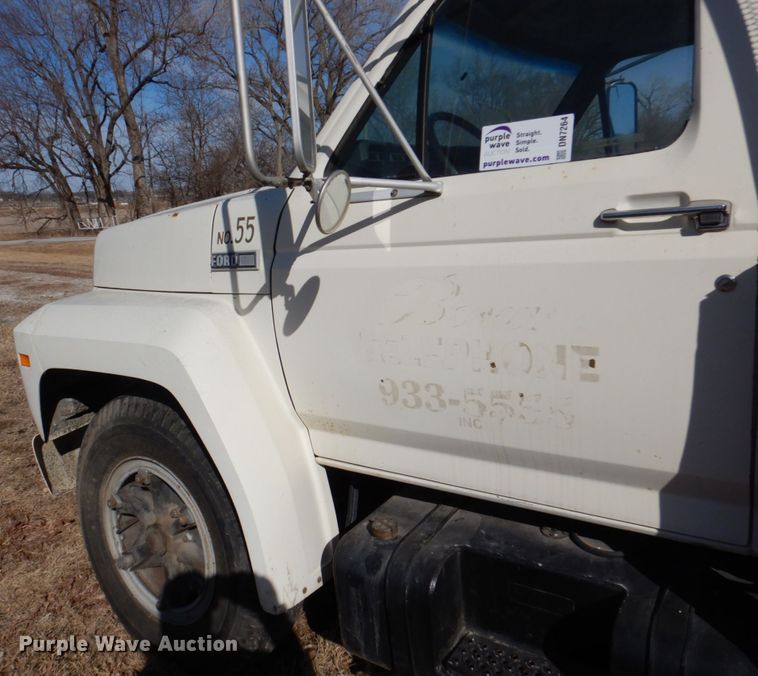 image for item DN7264 1984 Ford F600  bucket truck