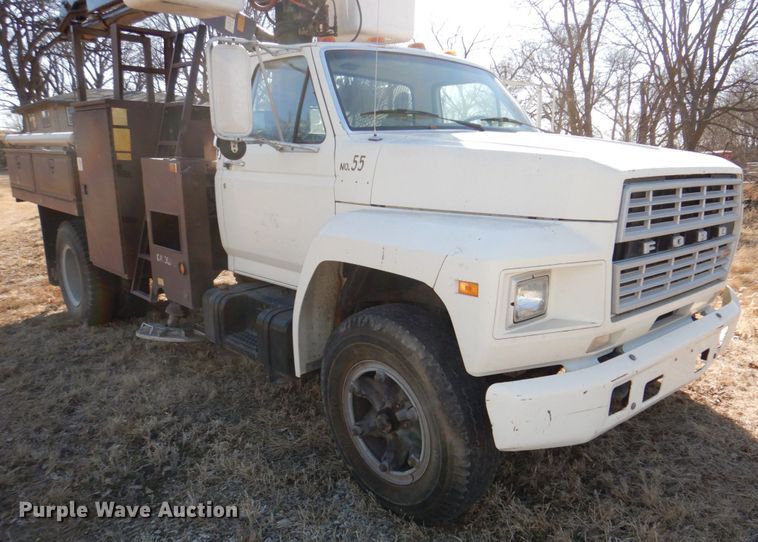 image for item DN7264 1984 Ford F600  bucket truck