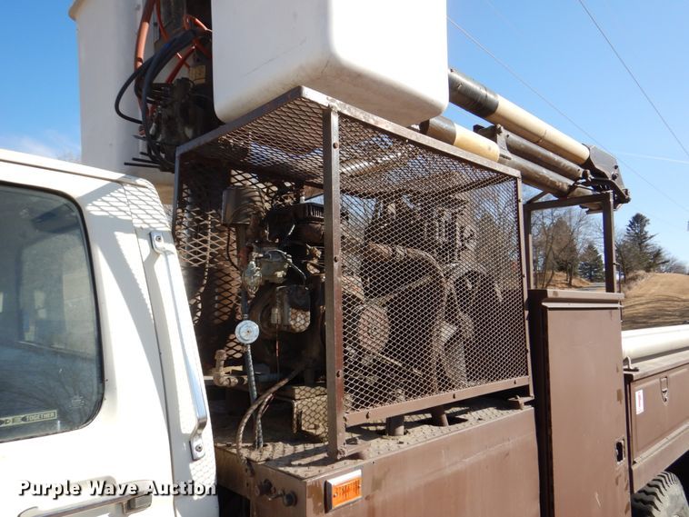 image for item DN7264 1984 Ford F600  bucket truck