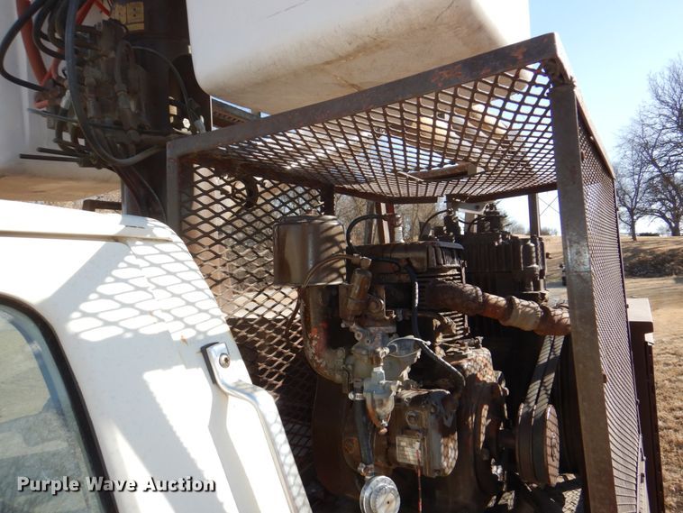 image for item DN7264 1984 Ford F600  bucket truck