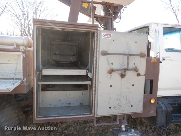 image for item DN7264 1984 Ford F600  bucket truck