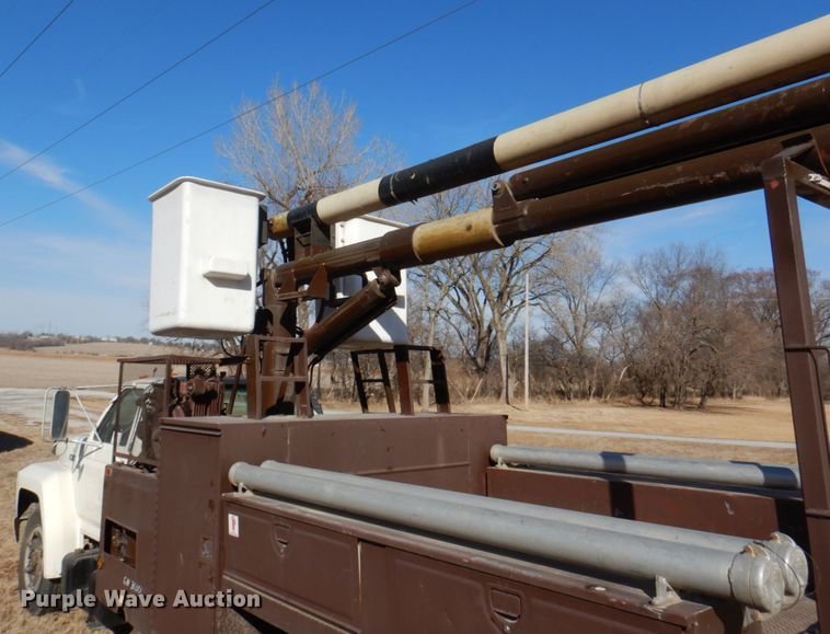 image for item DN7264 1984 Ford F600  bucket truck
