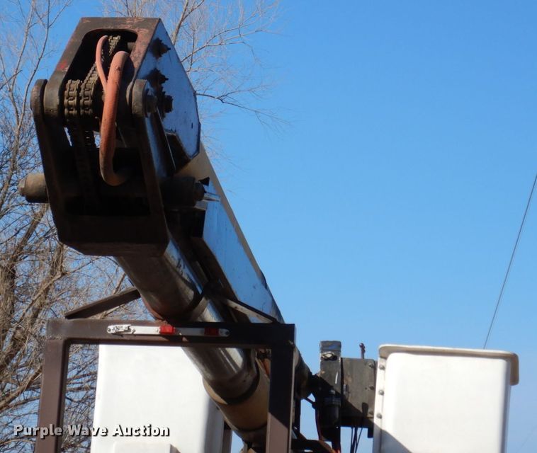 image for item DN7264 1984 Ford F600  bucket truck