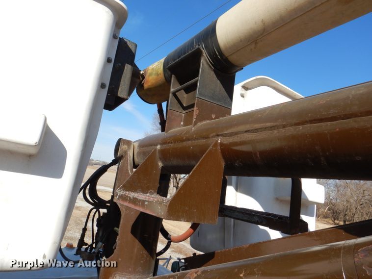 image for item DN7264 1984 Ford F600  bucket truck