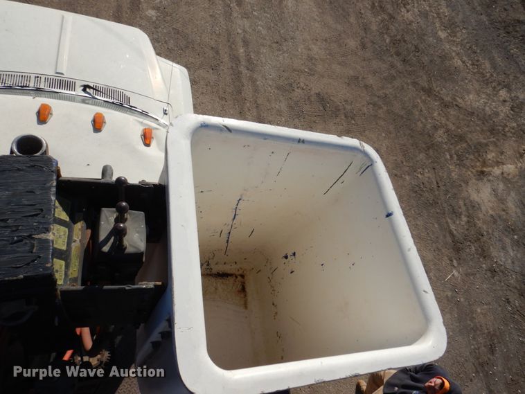 image for item DN7264 1984 Ford F600  bucket truck