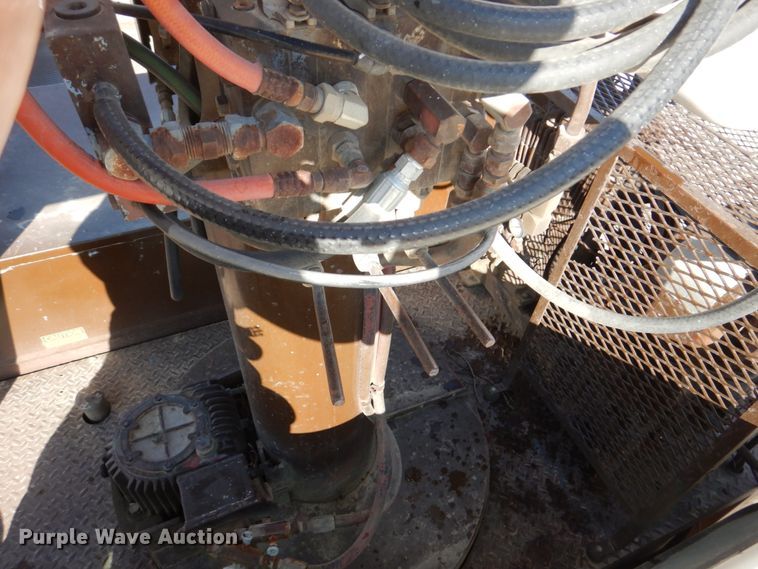 image for item DN7264 1984 Ford F600  bucket truck