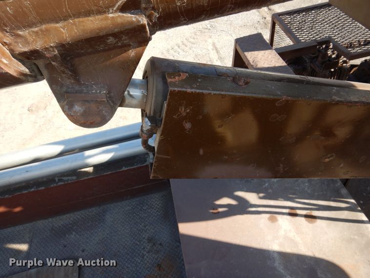 image for item DN7264 1984 Ford F600  bucket truck