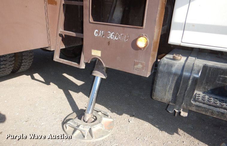 image for item DN7264 1984 Ford F600  bucket truck