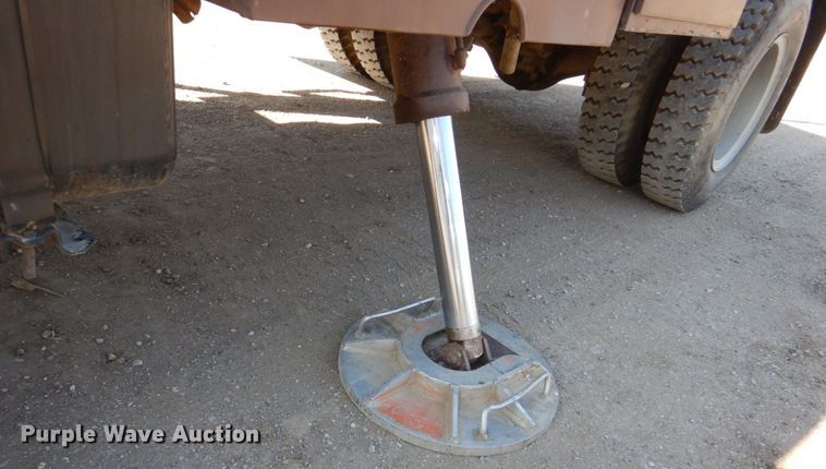 image for item DN7264 1984 Ford F600  bucket truck