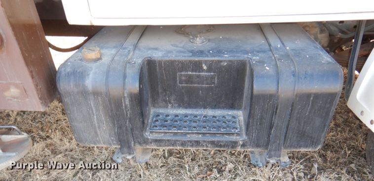 image for item DN7264 1984 Ford F600  bucket truck