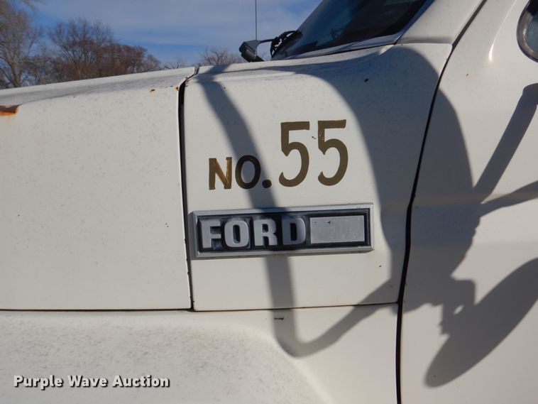 image for item DN7264 1984 Ford F600  bucket truck