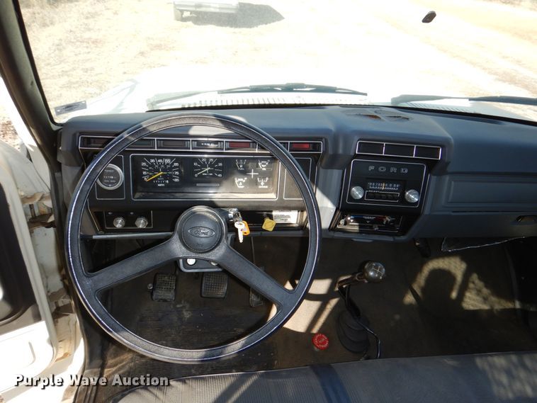 image for item DN7264 1984 Ford F600  bucket truck