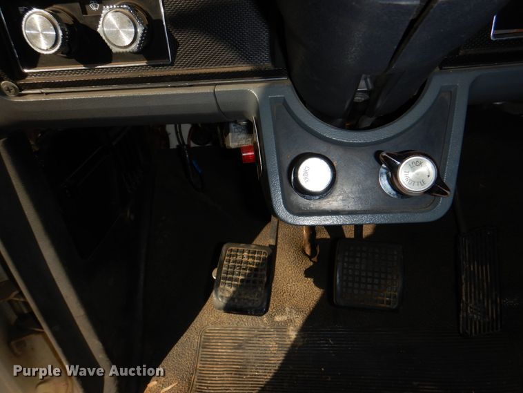 image for item DN7264 1984 Ford F600  bucket truck