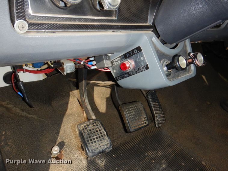 image for item DN7264 1984 Ford F600  bucket truck